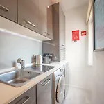Guestready - Stylish Near Parque Nacoes * Lissabon